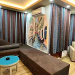 Esma Aparthotel 3*